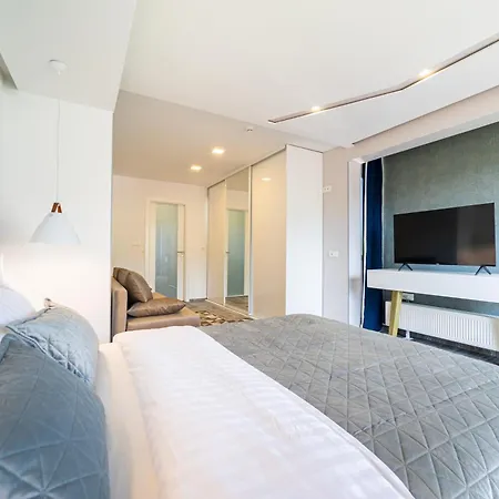 Luxury Mejtas Hills - Old Town 4*