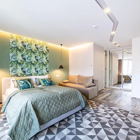 Luxury Mejtas Hills - Old Town 아파트호텔 4*