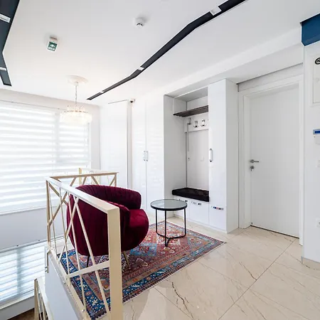 Luxury Mejtas Hills - Old Town 아파트호텔 4*
