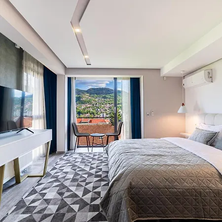 アパートホテル Luxury Mejtas Hills - Old Town 4*