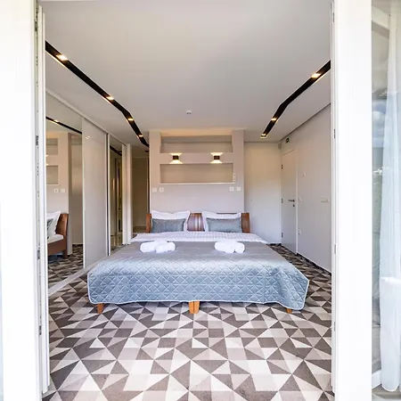 Luxury Mejtas Hills - Old Town 4*