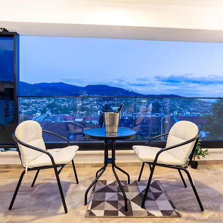 아파트호텔 Luxury Mejtas Hills - Old Town 4*