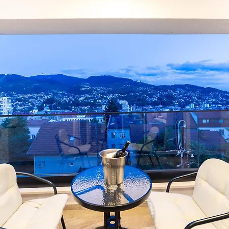 아파트호텔 Luxury Mejtas Hills - Old Town 4*