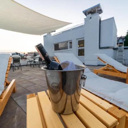 Luxury Mejtas Hills - Old Town 4*